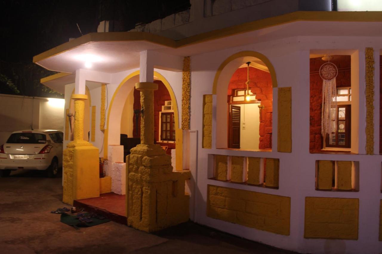 Aerostel - Backpacker'S Hostel In Goa 칼랑굿 외부 사진