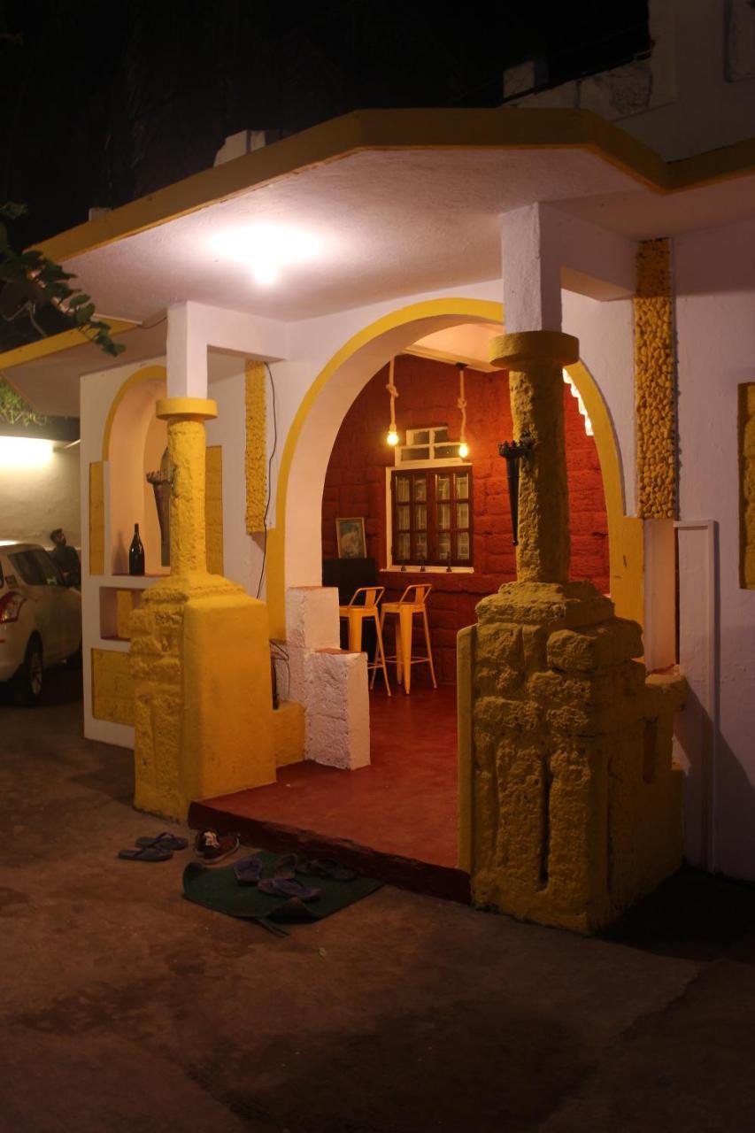 Aerostel - Backpacker'S Hostel In Goa 칼랑굿 외부 사진
