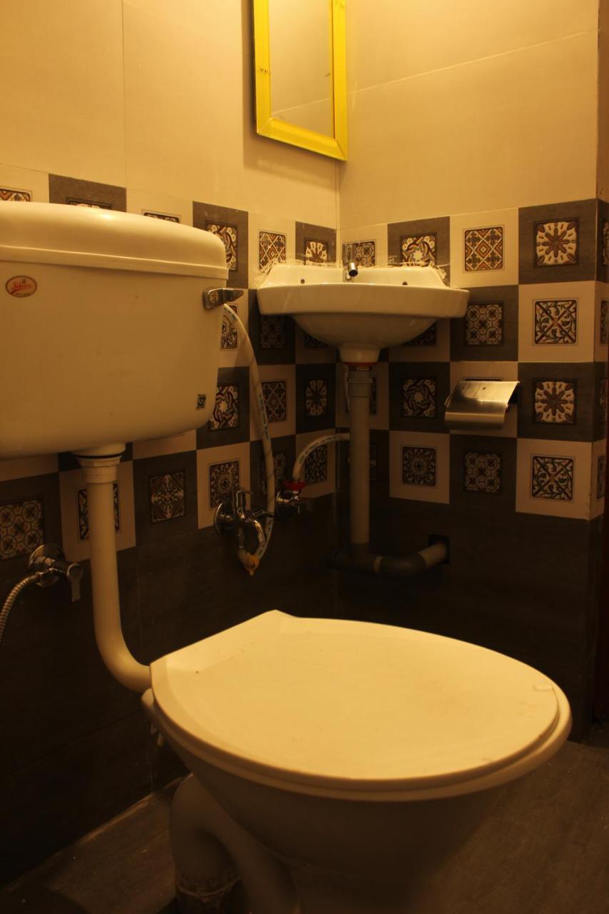 Aerostel - Backpacker'S Hostel In Goa 칼랑굿 외부 사진