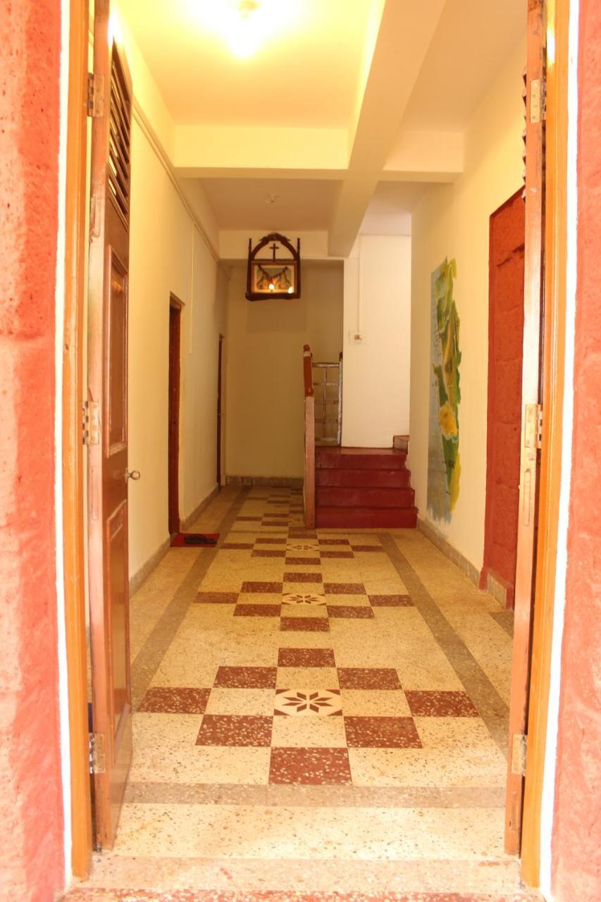 Aerostel - Backpacker'S Hostel In Goa 칼랑굿 외부 사진