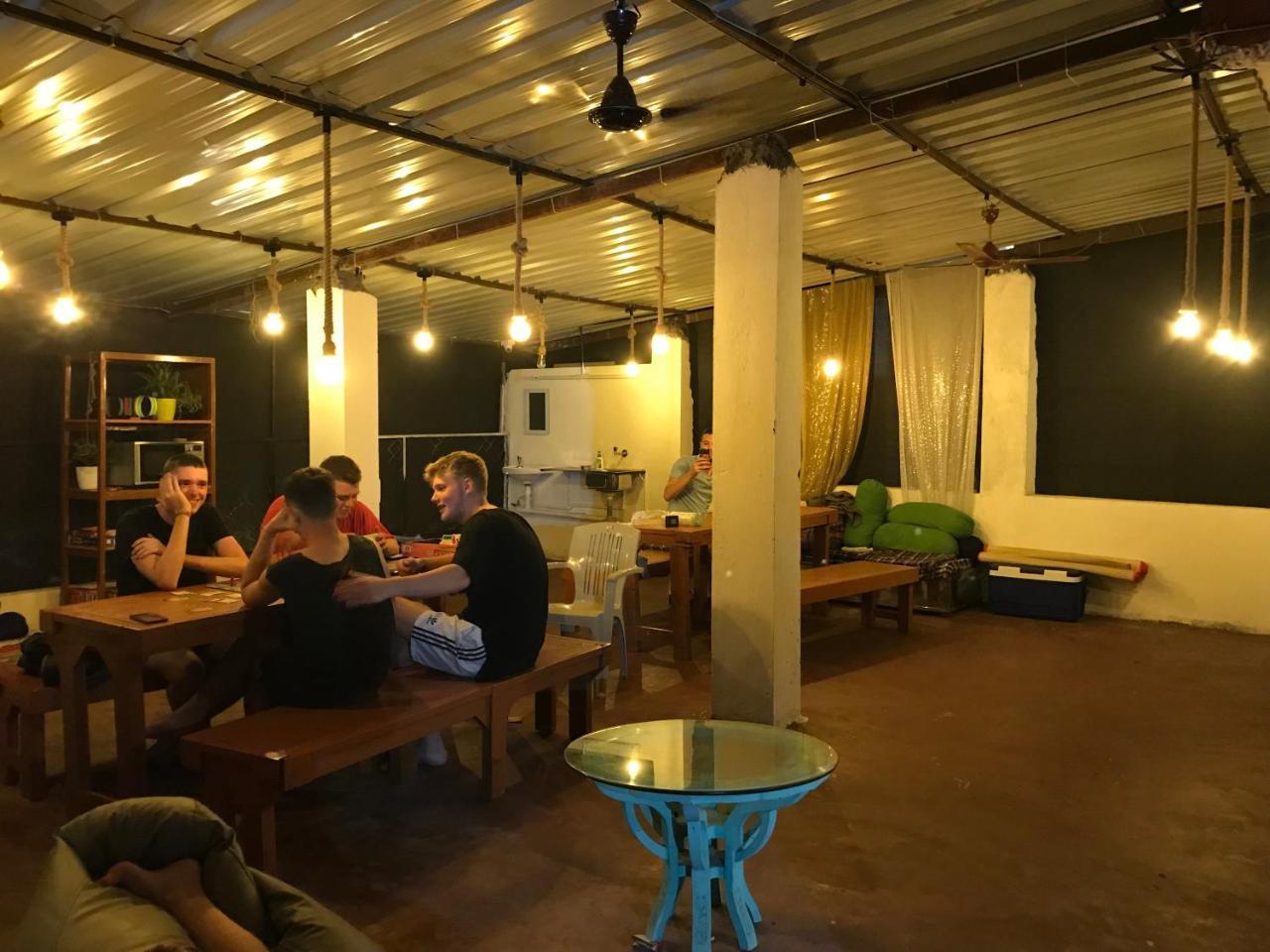 Aerostel - Backpacker'S Hostel In Goa 칼랑굿 외부 사진